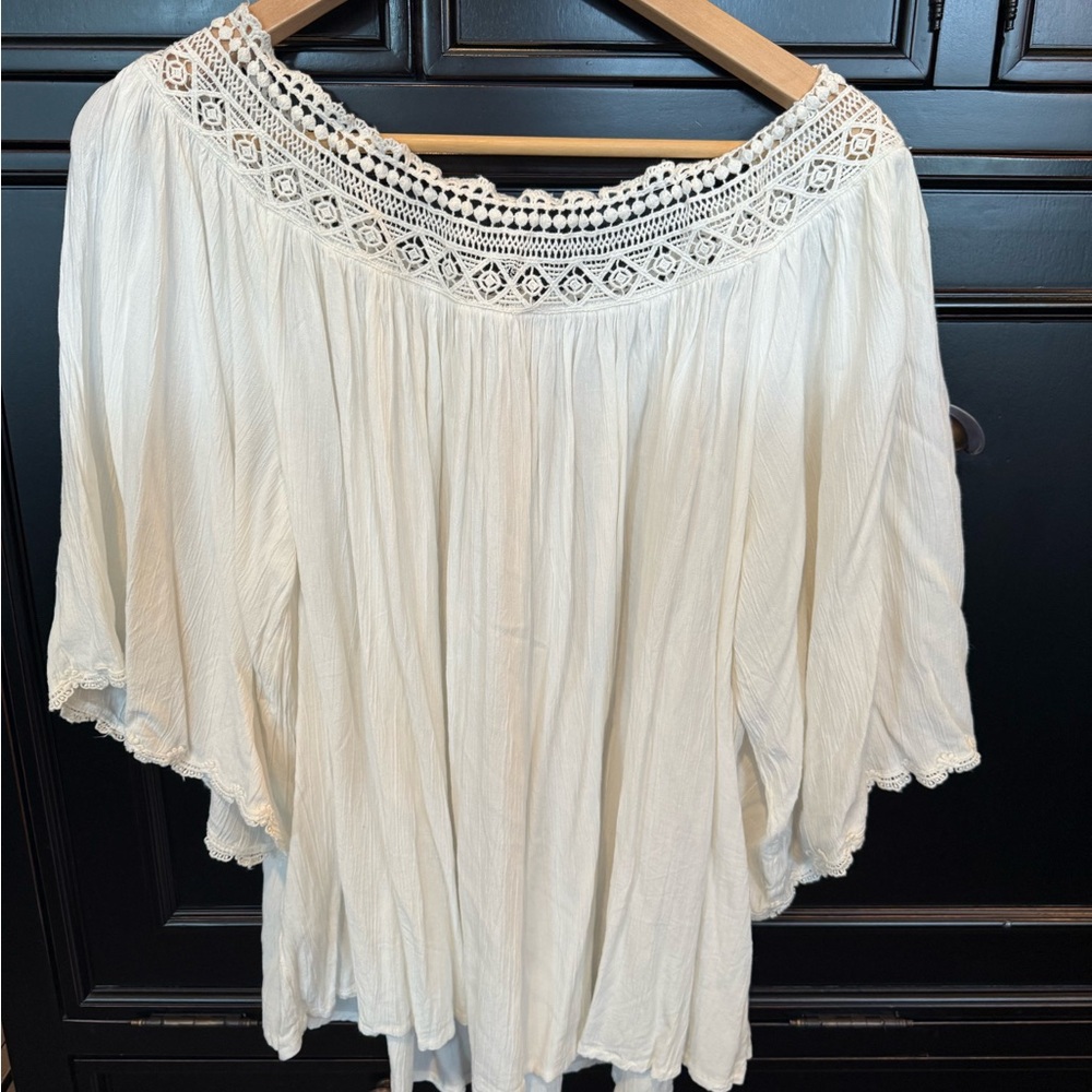 NWT Anthropologie White Relaxed Blouse with Flutter Sleeves and Lace Trim